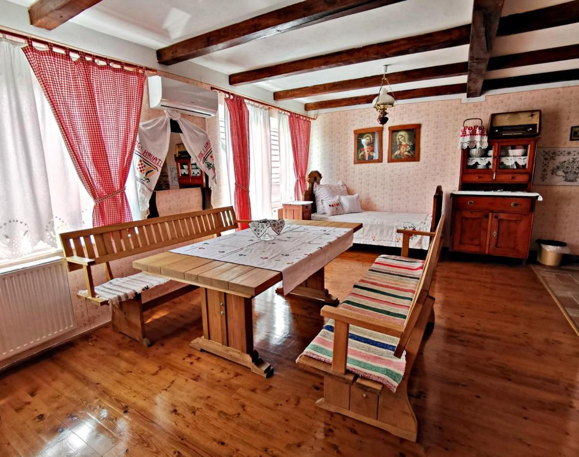 Apartment Slavonska Kuca Pleternica Exteriör bild